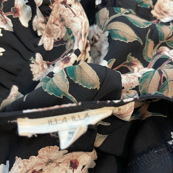 ILLA ILLA Flowered Romper - Picture 5 of 6